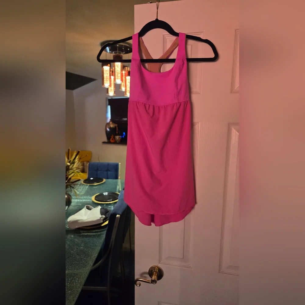 Lululemon Tennis Top Size 4 Never Worn - Picture 1 of 5